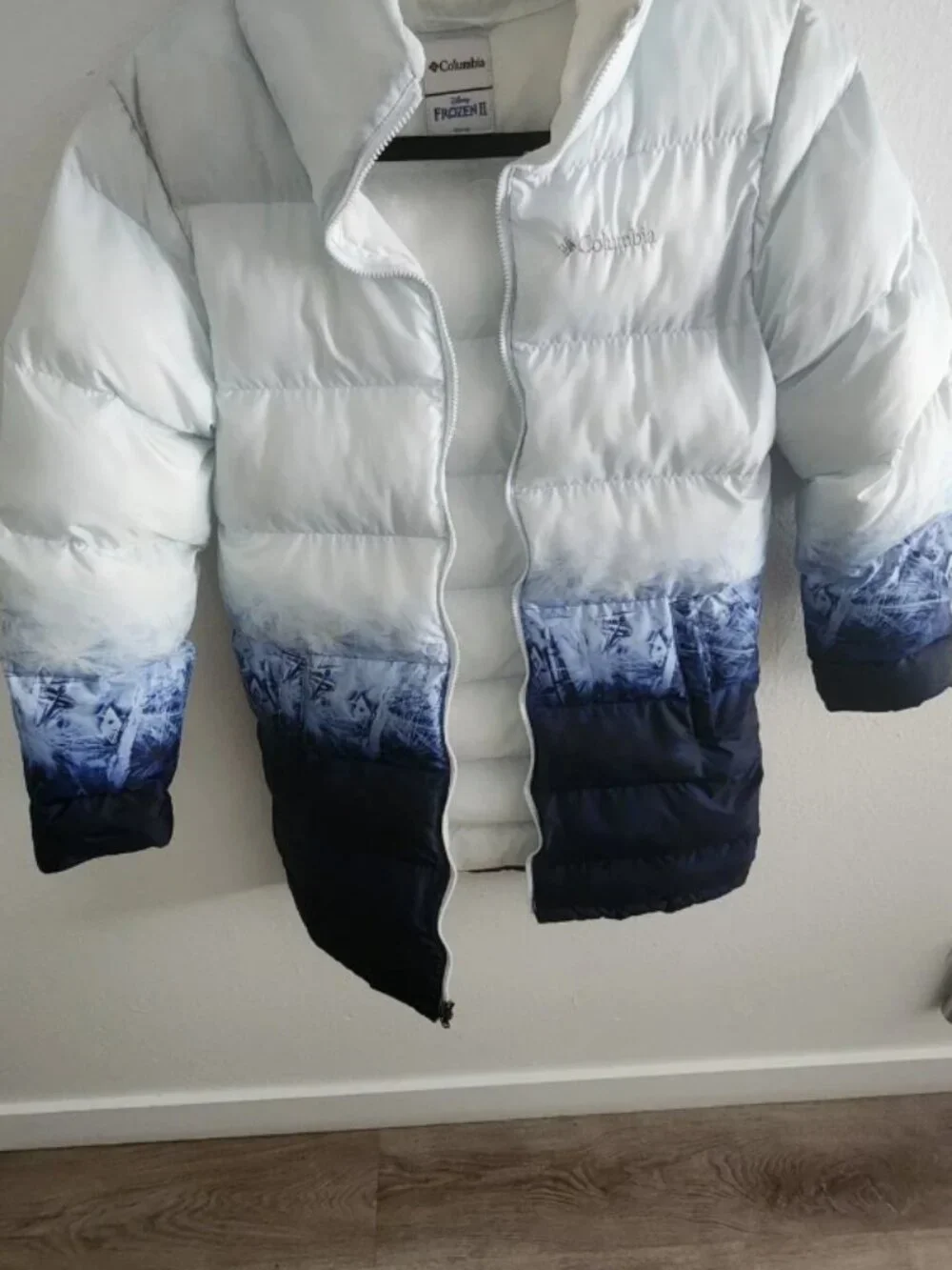 Columbia x Disney Frozen II puffer jacket, kids size Medium (10/12).